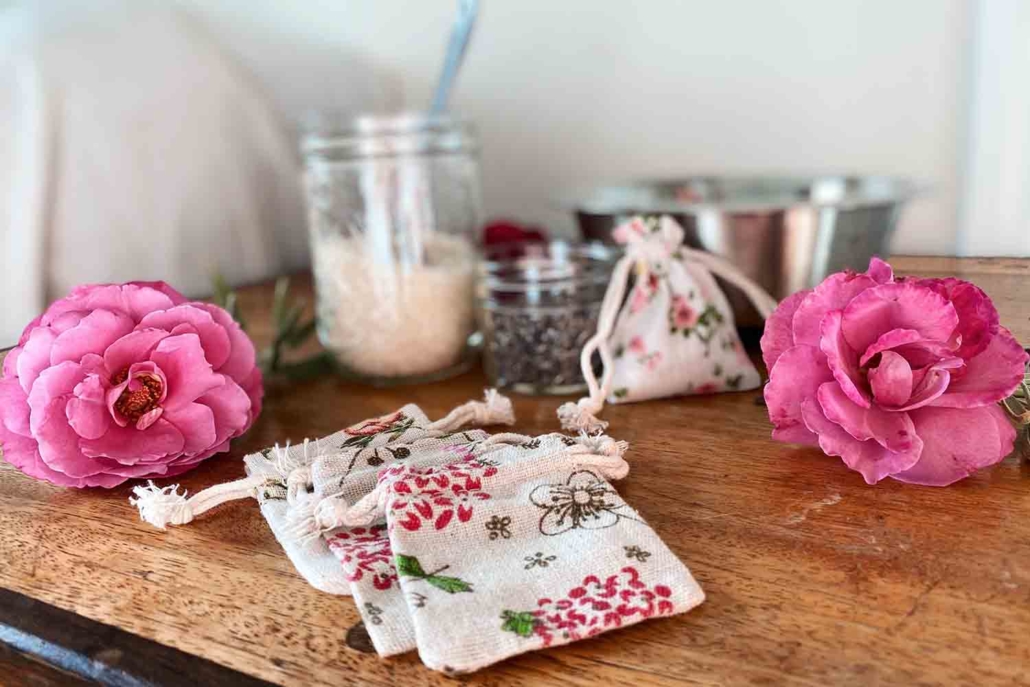 Items for how to make a lavender sachet